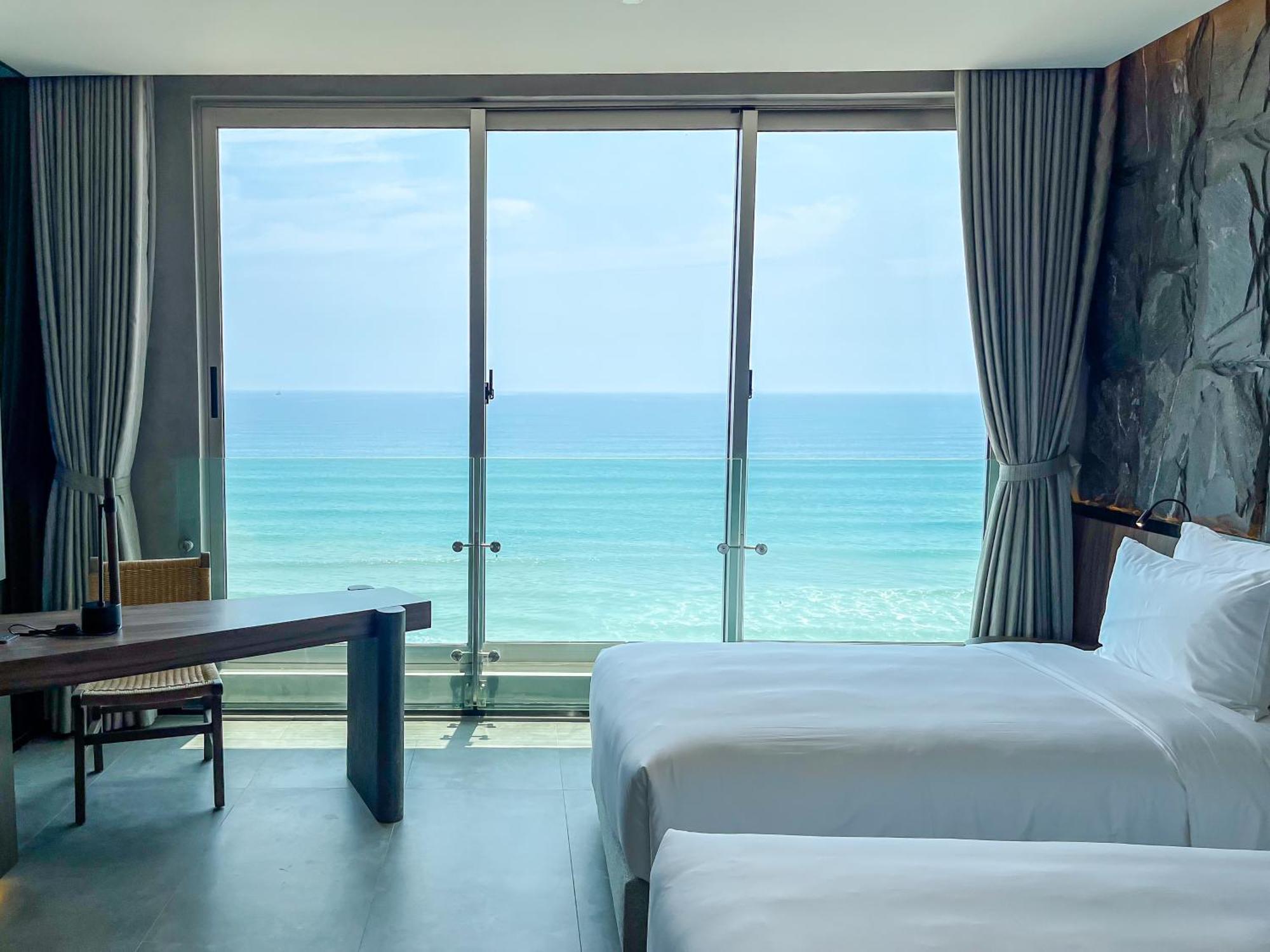 M Hotel Danang Exteriör bild Deluxe Ocean View