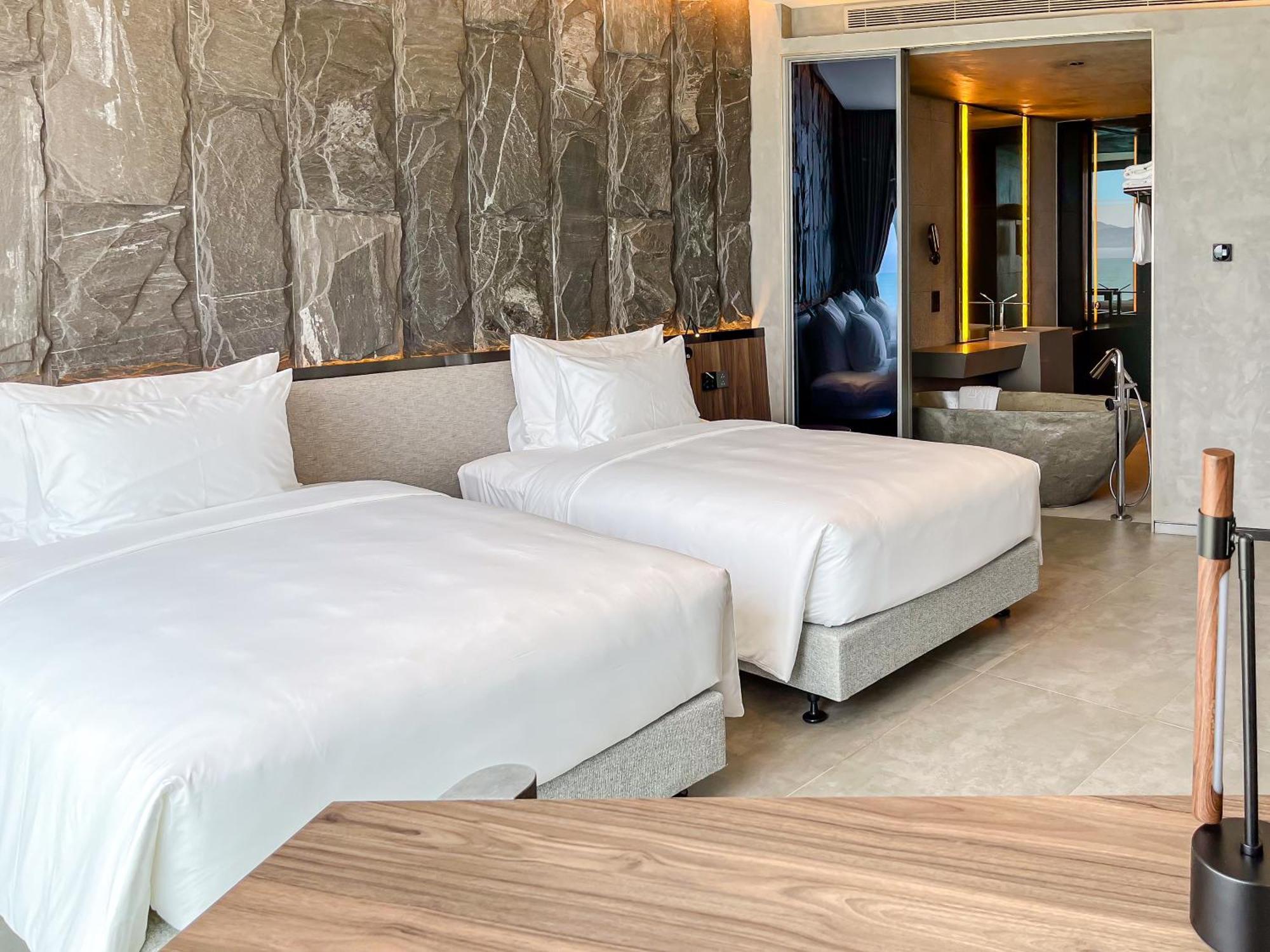 M Hotel Danang Exteriör bild Deluxe Room