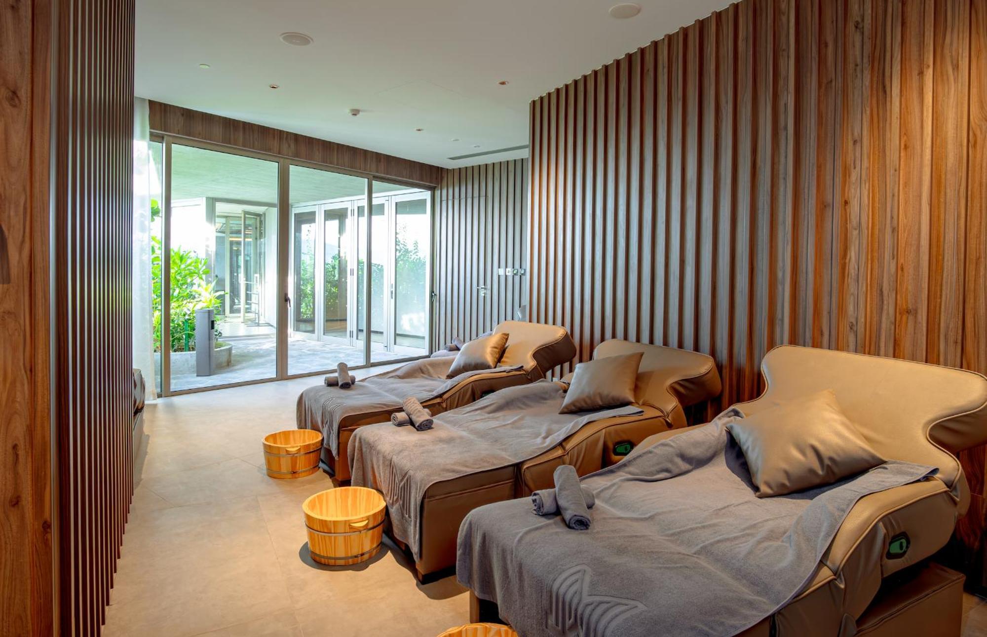 M Hotel Danang Exteriör bild The spa at The Landmark