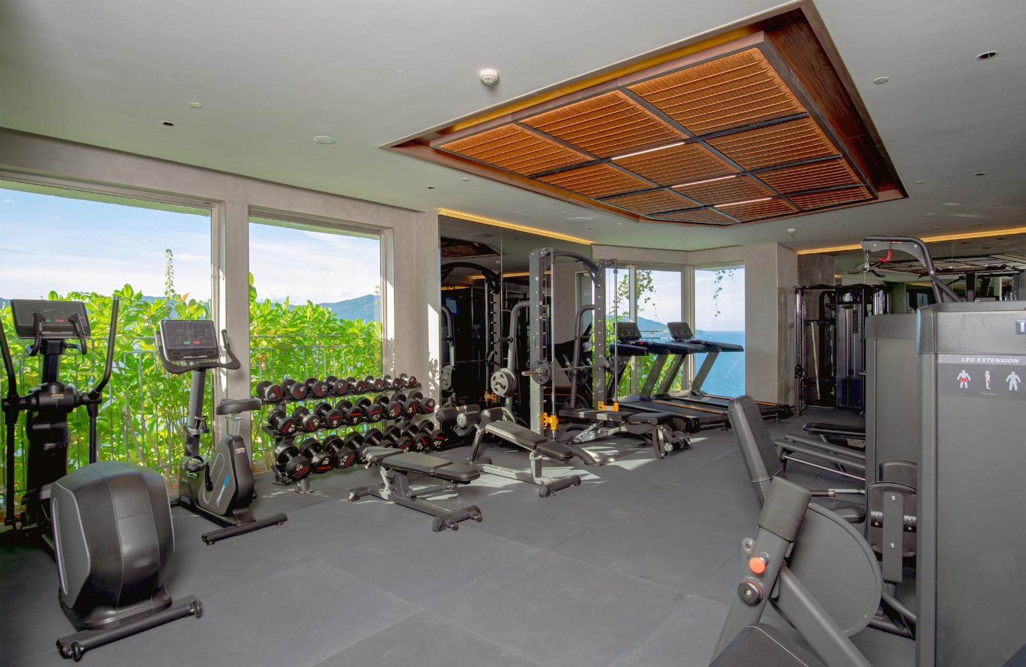 M Hotel Danang Exteriör bild The gym at the hotel