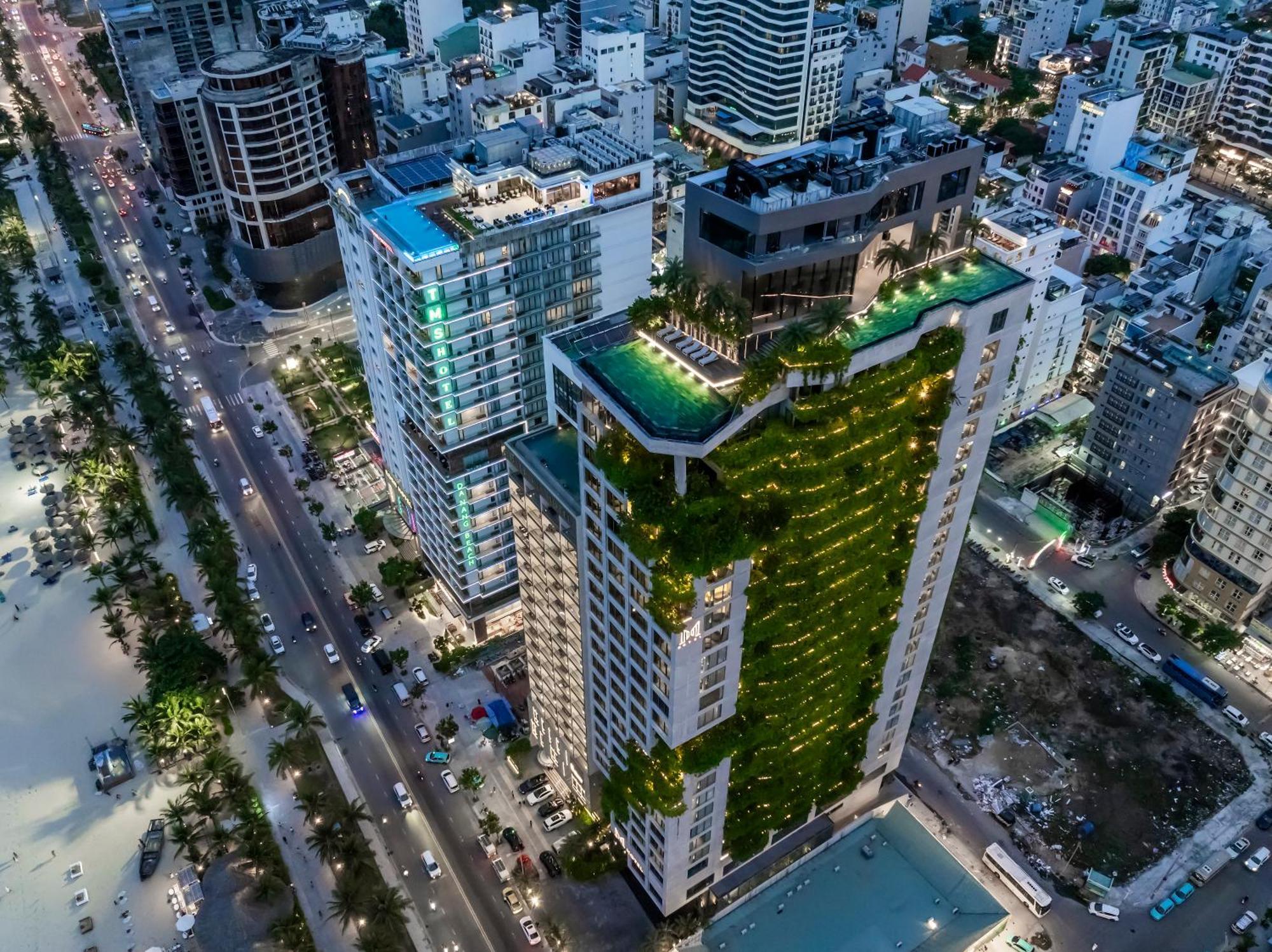 M Hotel Danang Exteriör bild The green wall at The Park