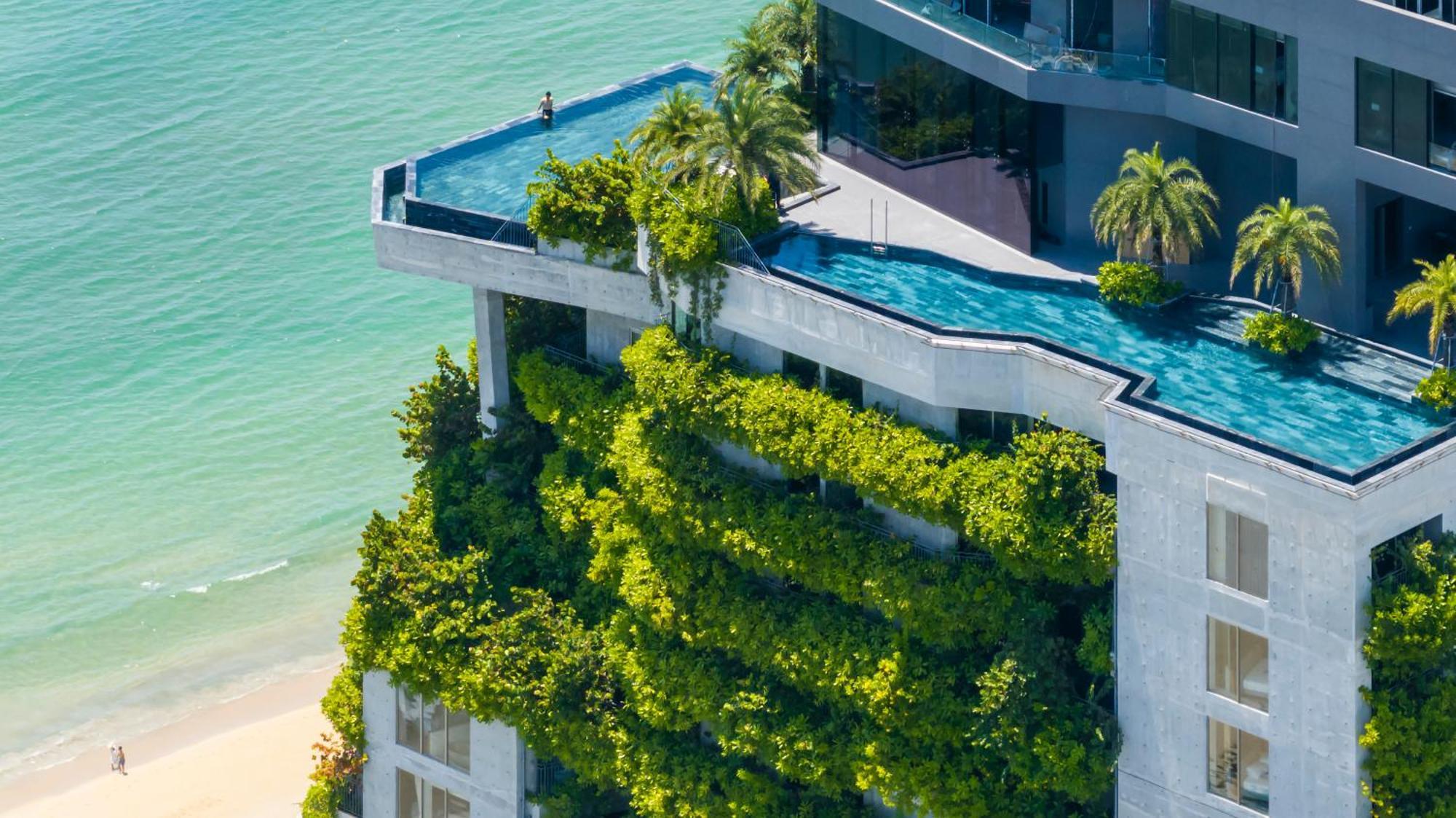 M Hotel Danang Exteriör bild The rooftop garden