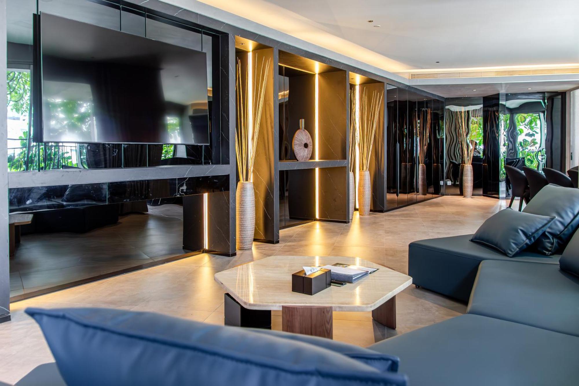 M Hotel Danang Exteriör bild The lobby of the hotel