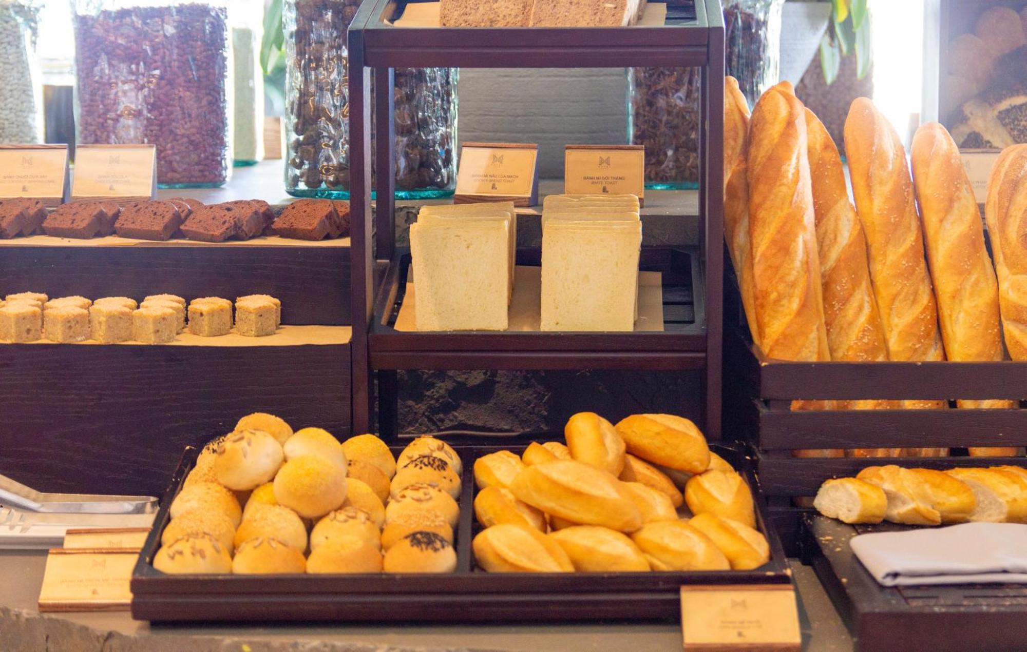 M Hotel Danang Exteriör bild Bread and cheese